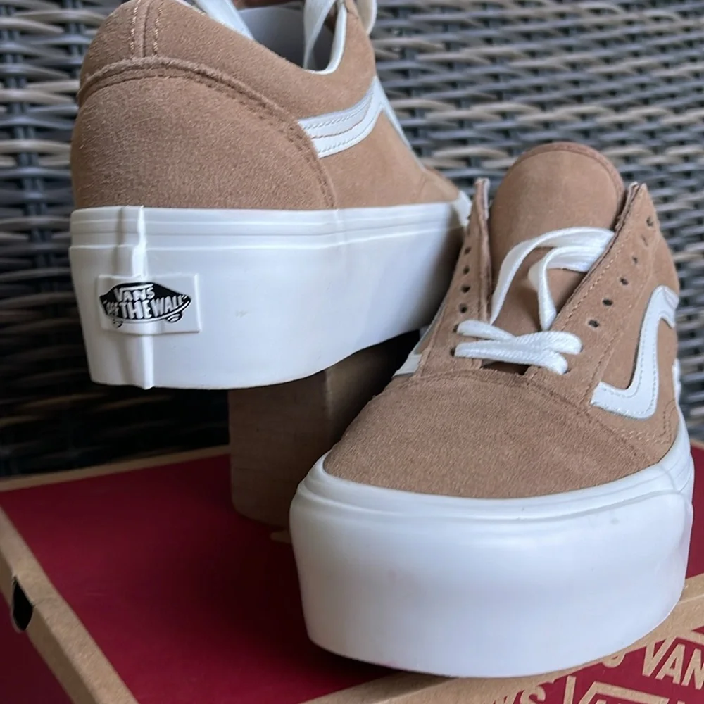 Vans WMNS Old Skool Stacked Soft Suede) Burro/True White VN0A7Q5MB69 Platforms